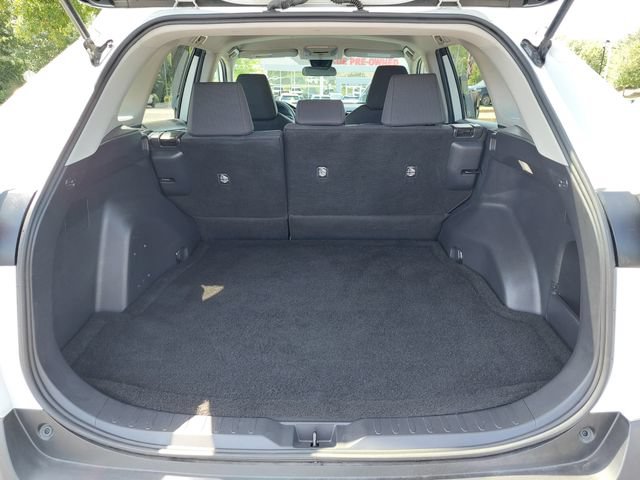 Certified 2022 Toyota RAV4 LE AWD/4WD image 5
