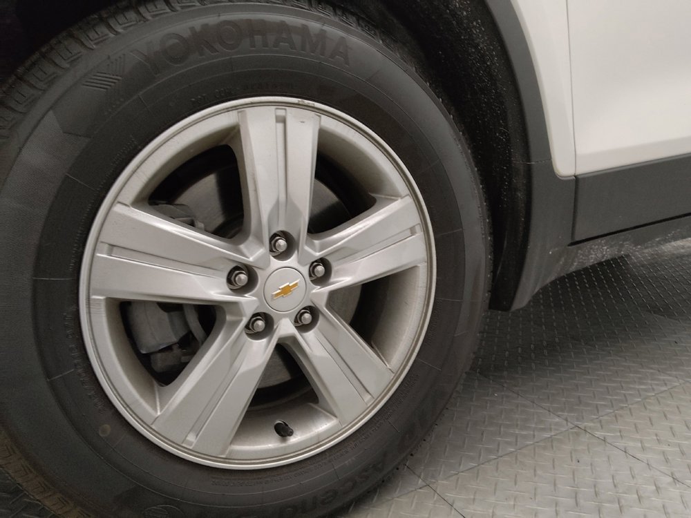 Used 2020 Chevrolet Trax LS w/ Tint and Cruise Package image 31