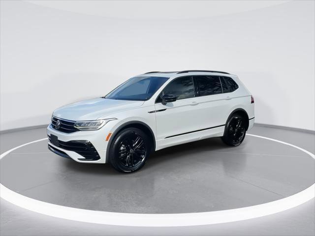 Certified 2022 Volkswagen Tiguan SE R-Line AWD/4WD image 4