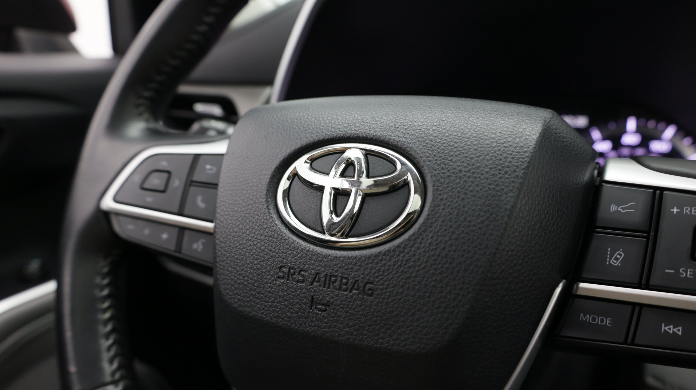 Used 2022 Toyota Highlander XLE FWD image 27