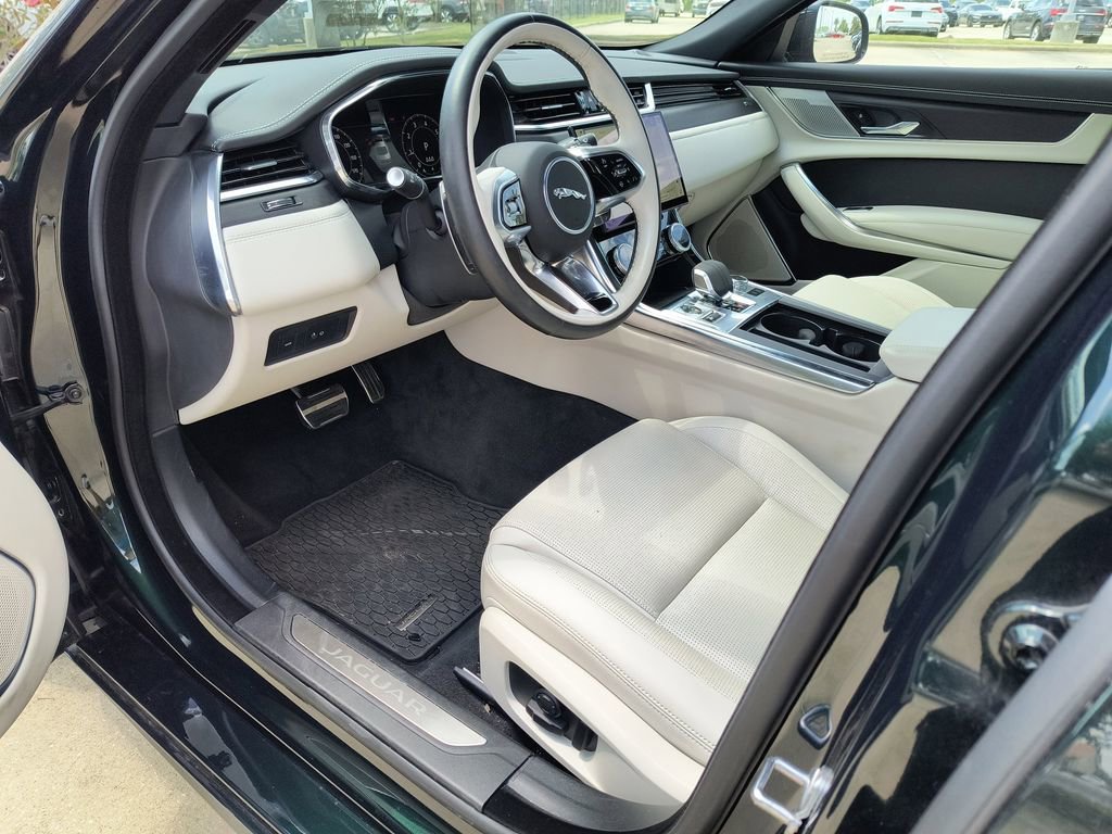 Used 2024 Jaguar XF R-Dynamic SE AWD/4WD image 2