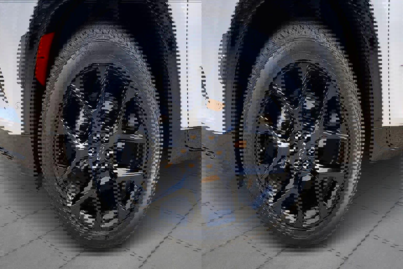 Used 2024 Chevrolet Traverse RS image 11