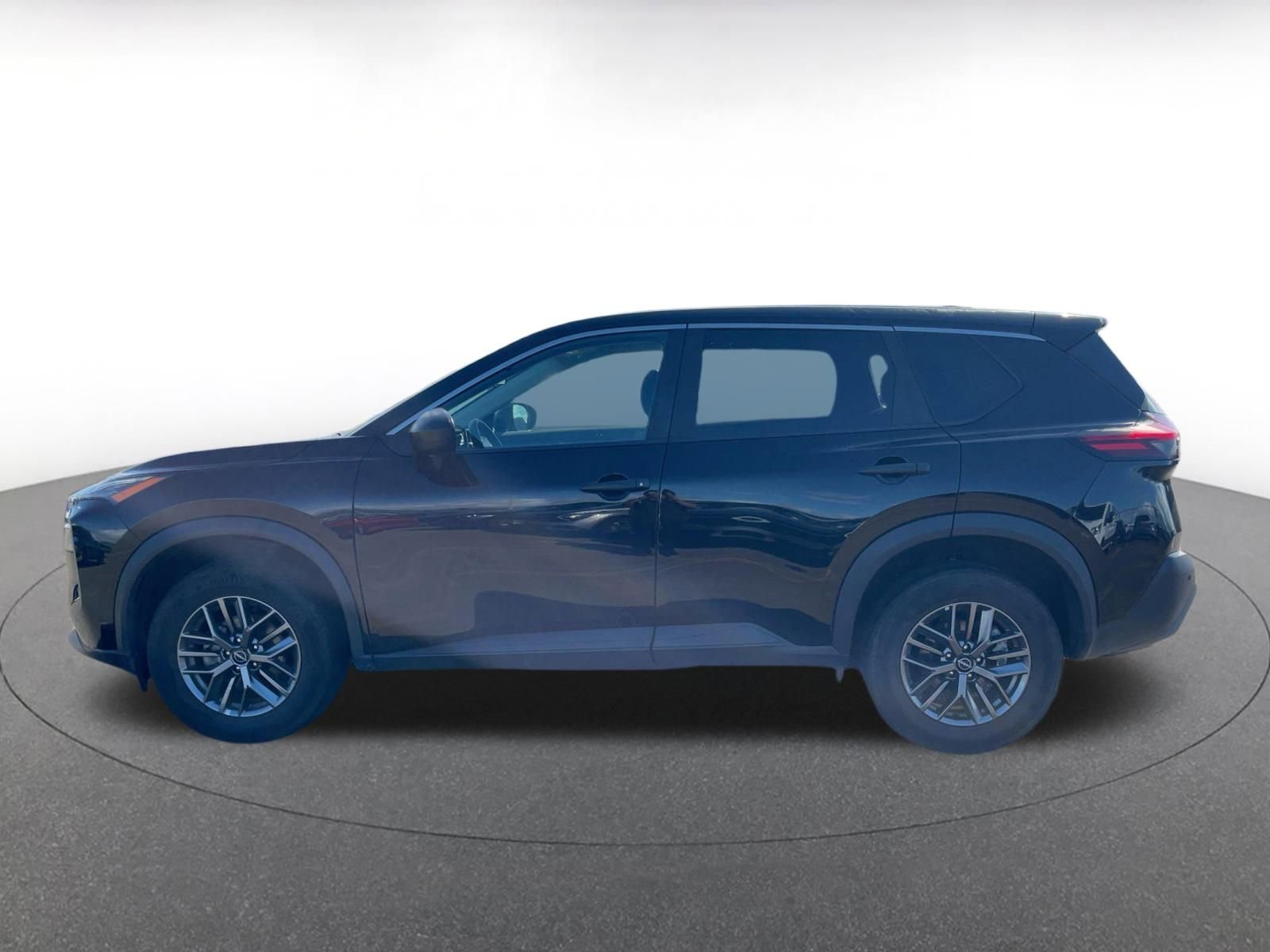 Used 2023 Nissan Rogue S image 4