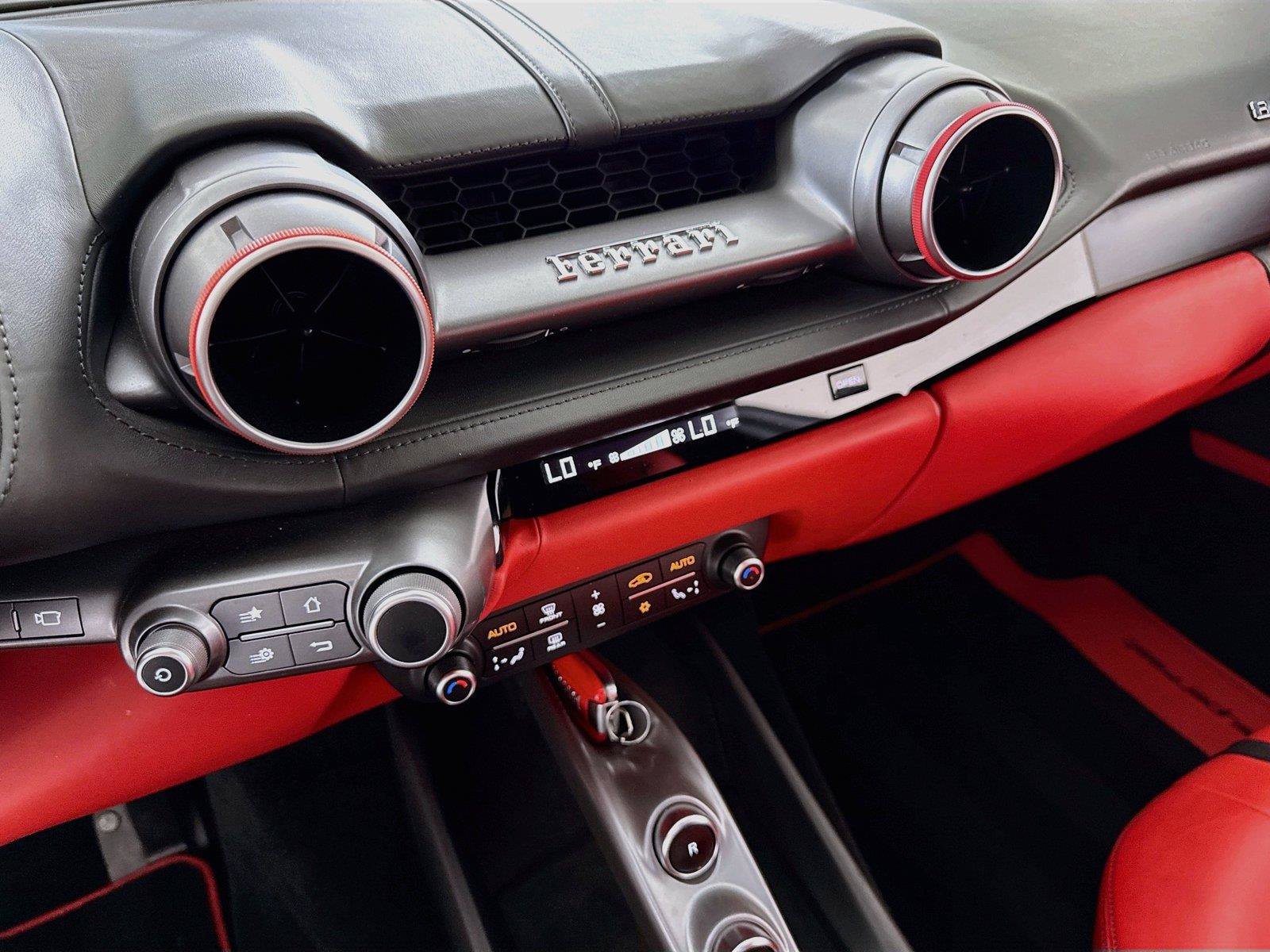 Used 2020 Ferrari 812 Superfast RWD image 20