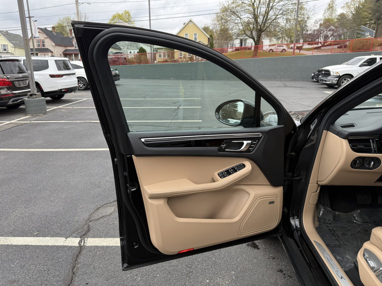 Used 2019 Porsche Macan S AWD/4WD image 12