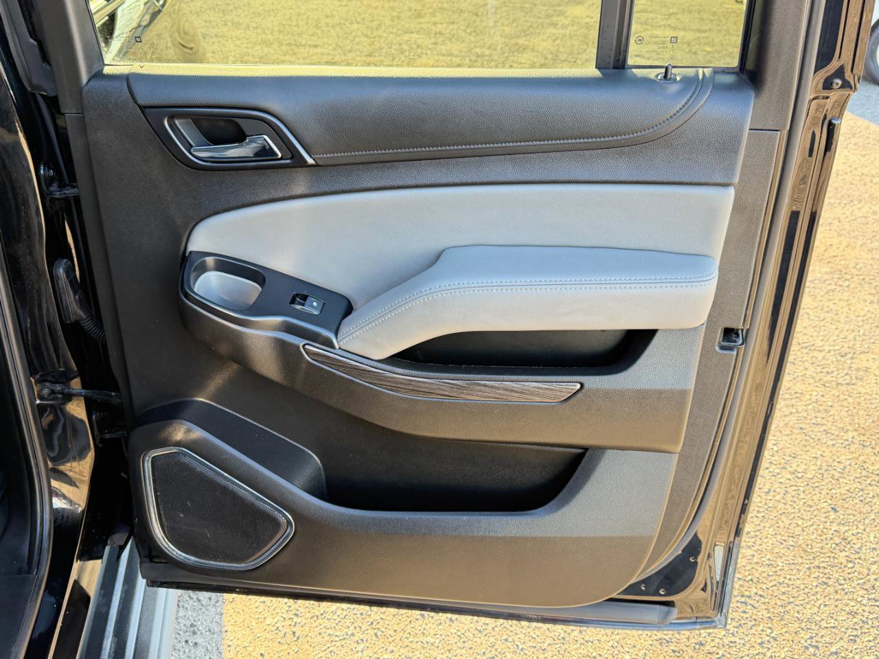 Used 2020 Chevrolet Suburban LT image 45