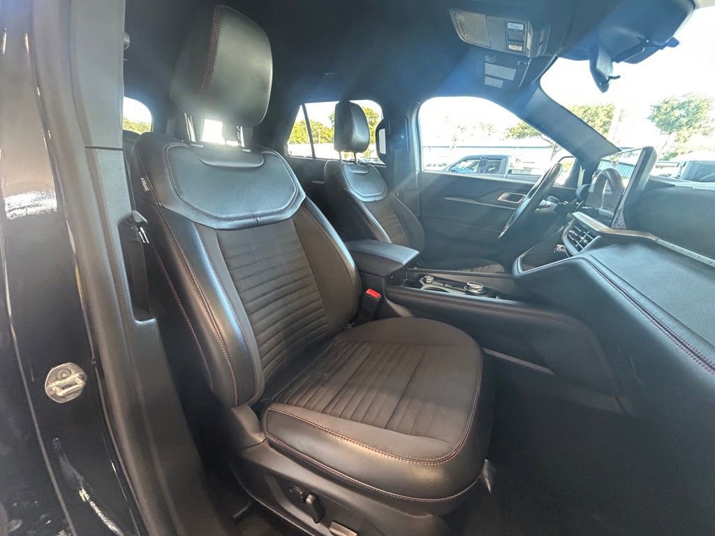 Certified 2025 Ford Explorer ST-Line image 26