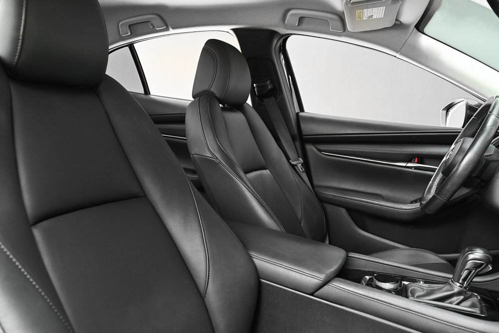 Used 2019 MAZDA MAZDA3 Sedan w/ Select Package FWD image 4