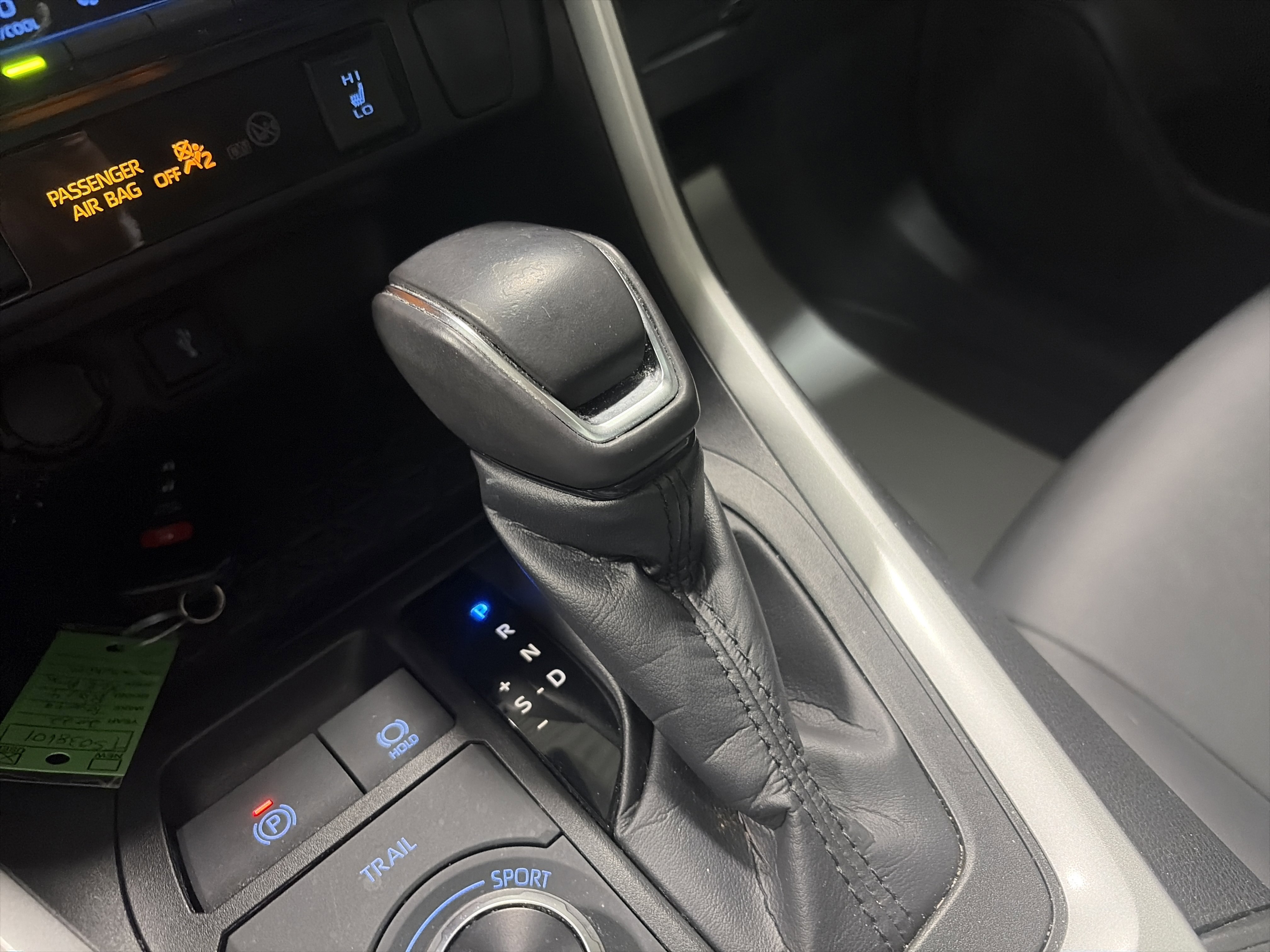 Used 2022 Toyota RAV4 XLE Premium image 24