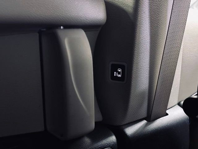 Used 2024 Chrysler Pacifica Touring-L image 26