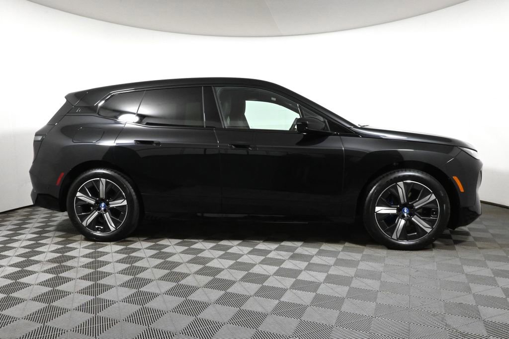 Used 2025 BMW iX xDrive50 w/ Premium Package image 8