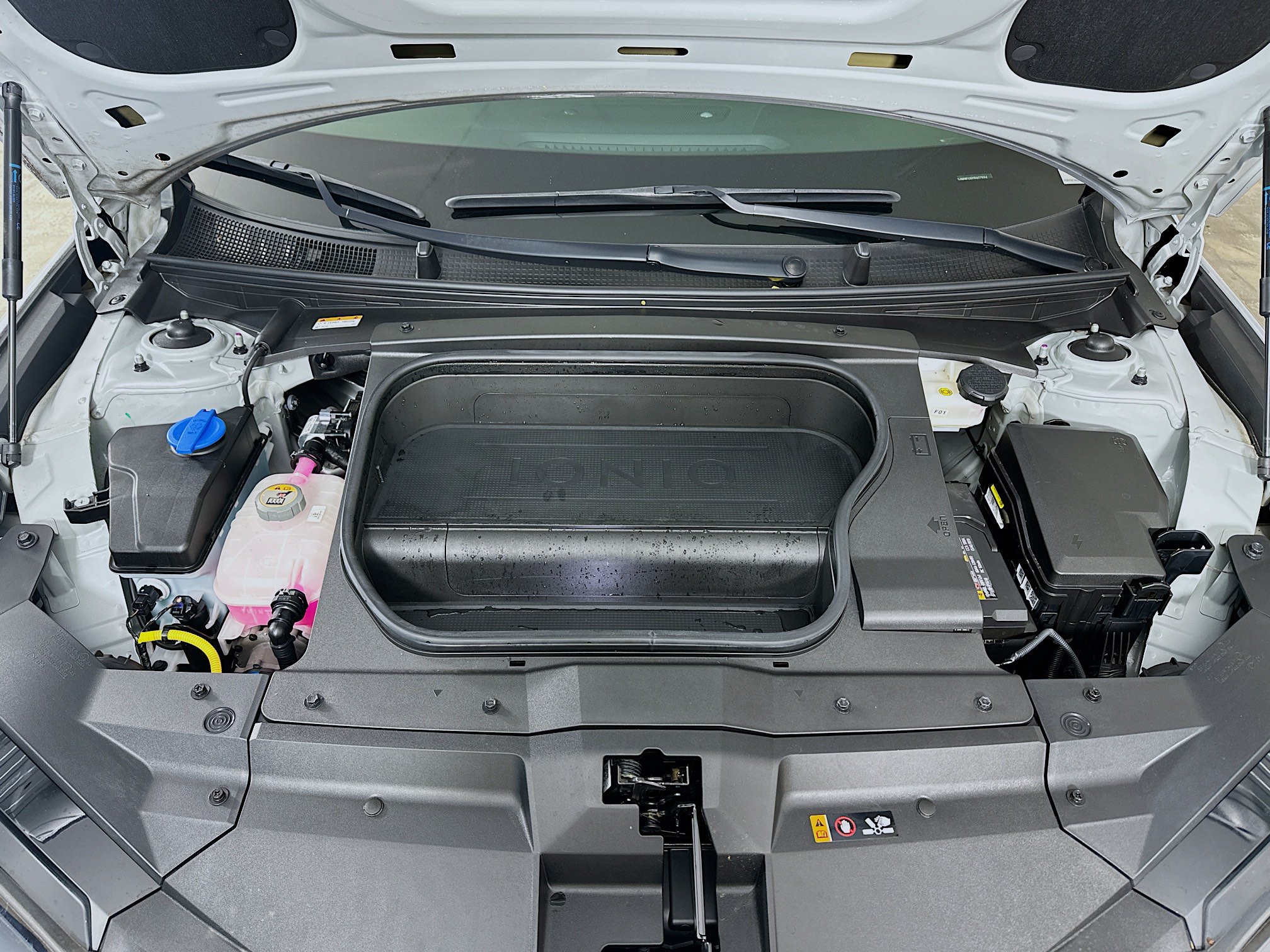 Used 2024 Hyundai Ioniq 6 SE RWD image 33