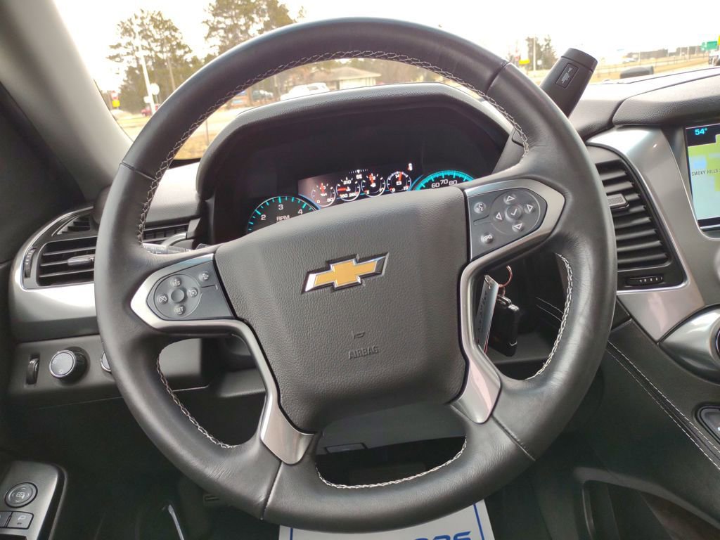Used 2017 Chevrolet Suburban LT image 14
