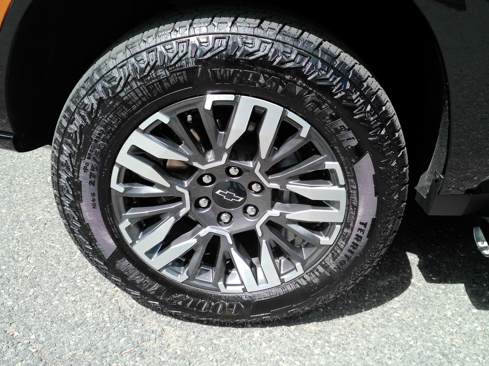 Used 2026 Chevrolet Suburban Z71 AWD/4WD image 30