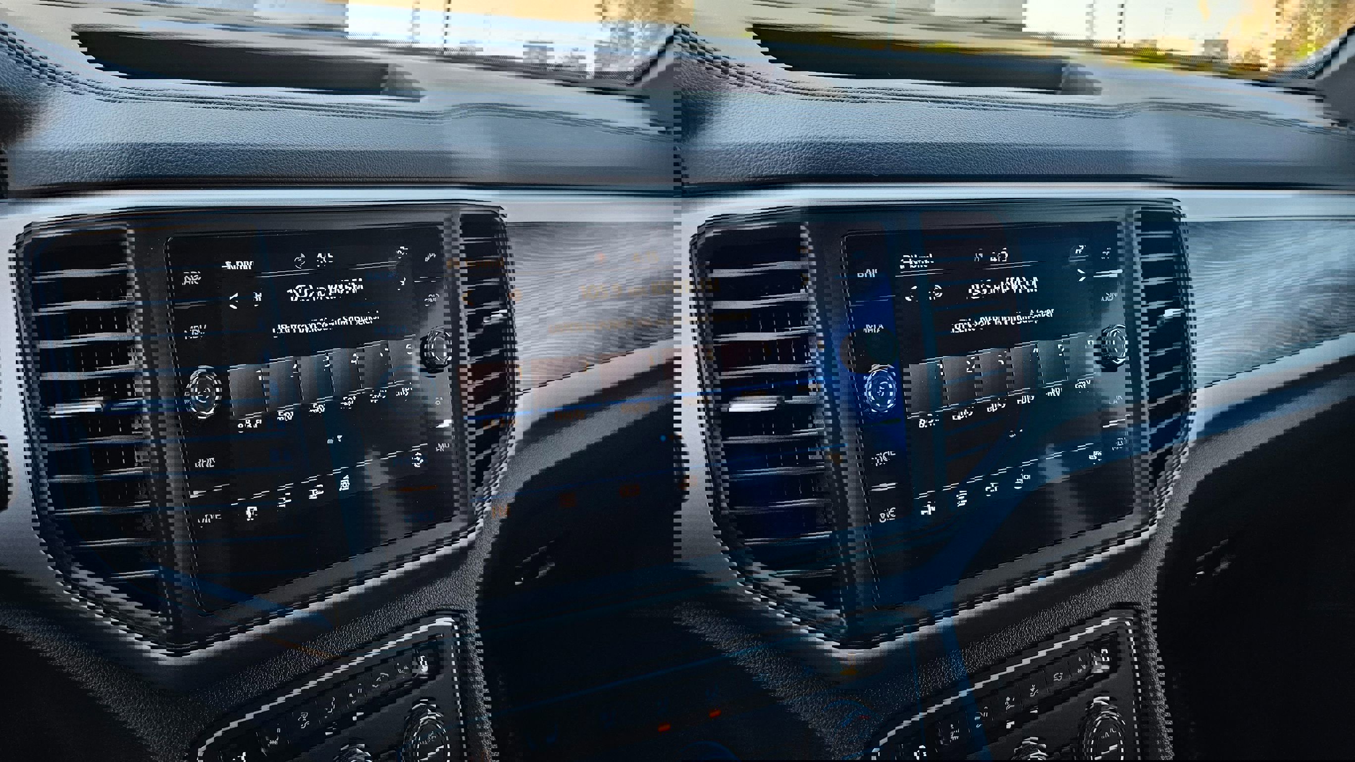 Used 2020 Volkswagen Atlas Cross Sport SE image 30