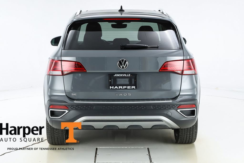 Used 2023 Volkswagen Taos SE w/ Panoramic Sunroof Package FWD image 46
