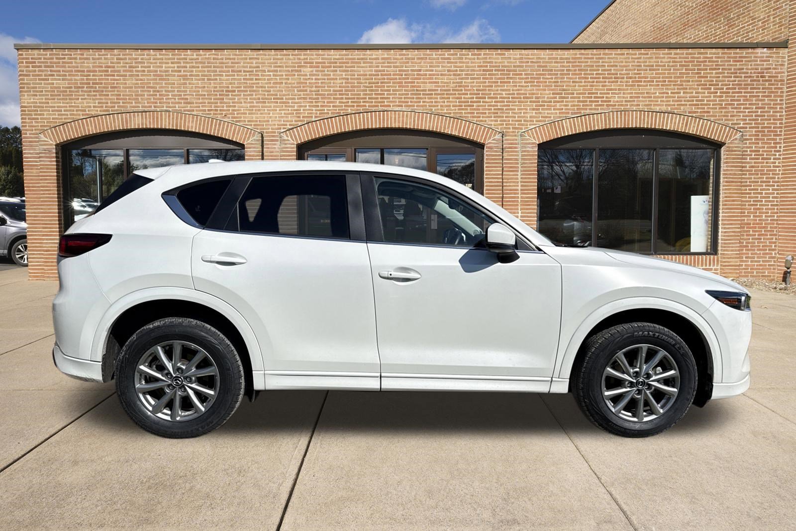 Used 2025 MAZDA CX-5 AWD 2.5 S w/ Preferred Package image 2