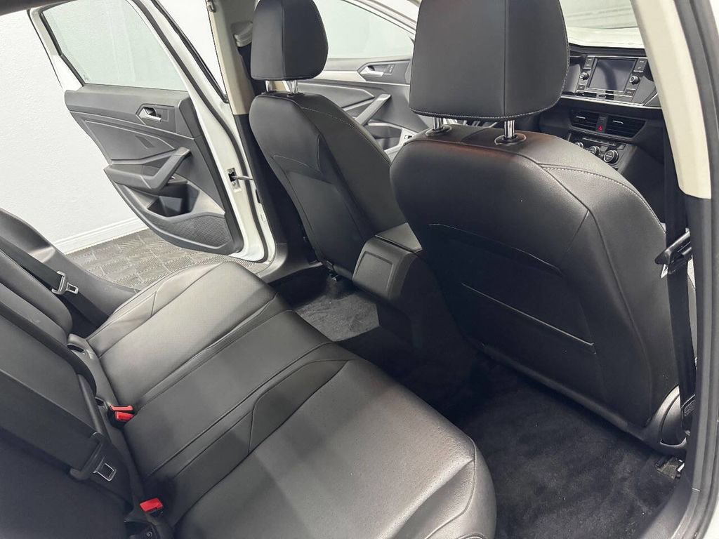 Used 2019 Volkswagen Jetta SE image 52