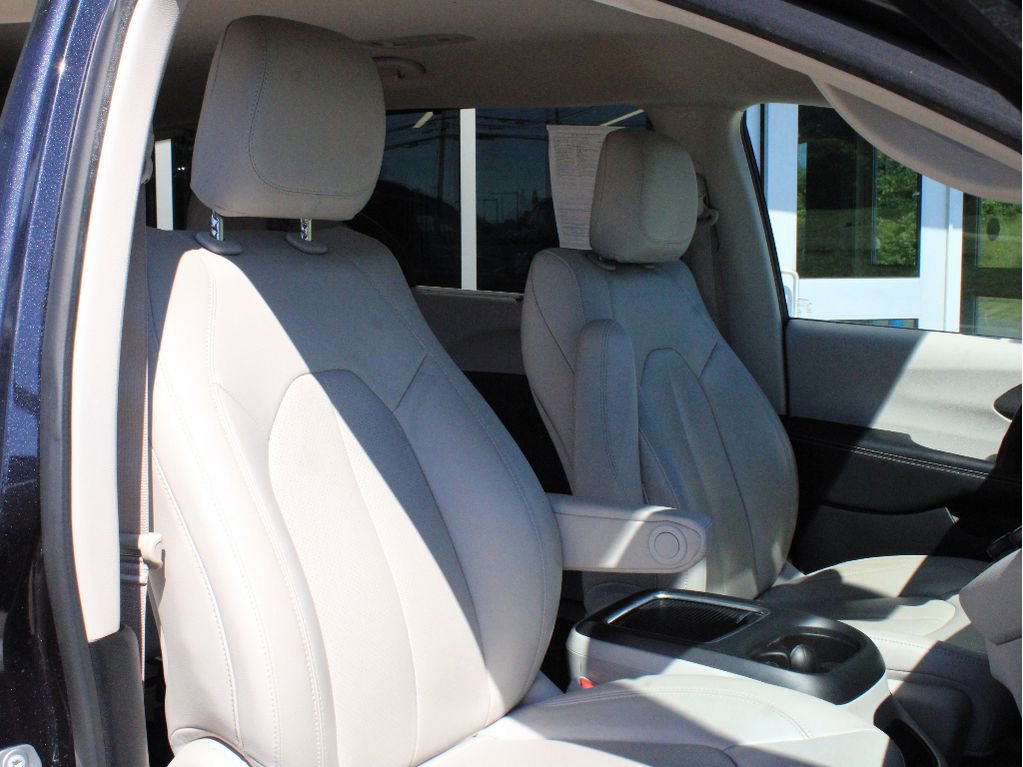 Certified 2021 Chrysler Pacifica Touring-L w/ Premium & Safety Sphere Group FWD image 25