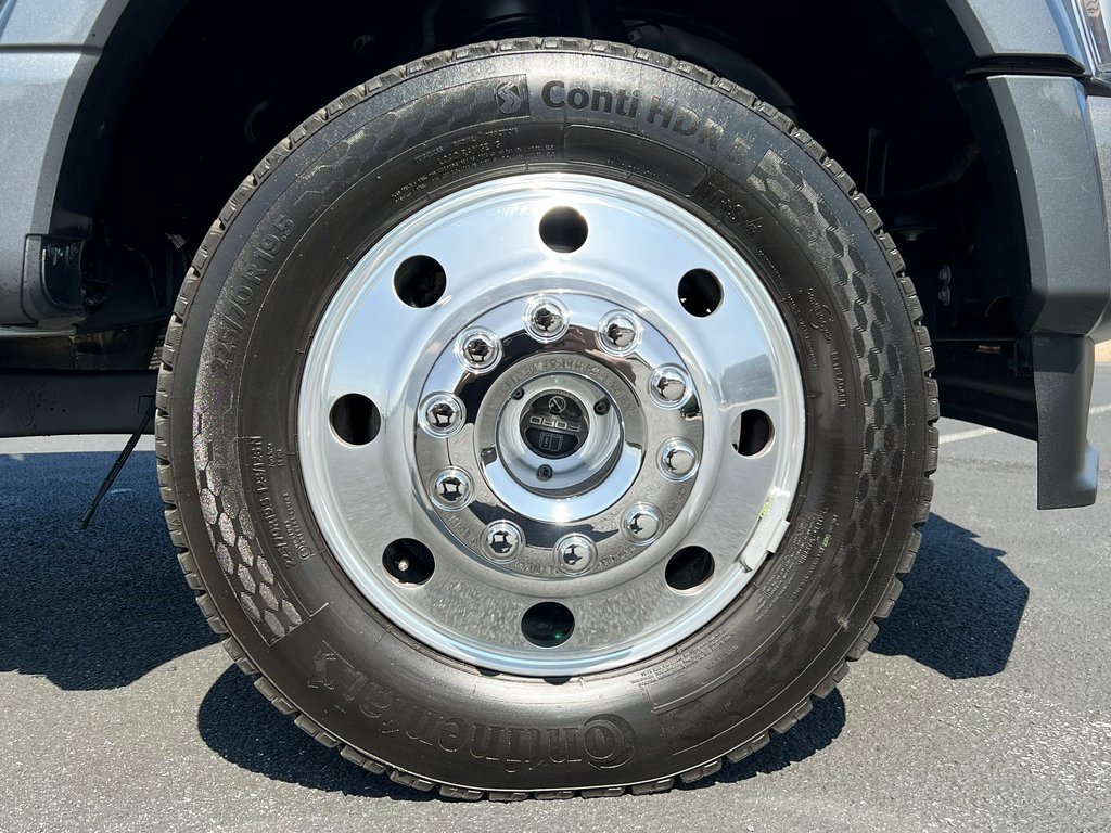 Used 2024 Ford F450 Limited w/ FX4 Off-Road Package image 17