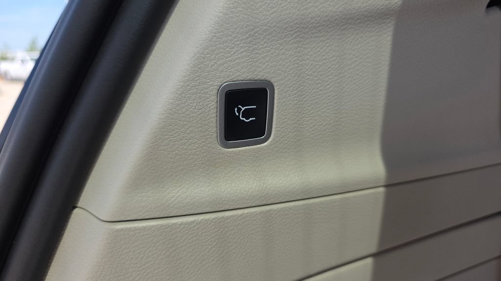 Used 2022 Chrysler Pacifica Touring-L FWD image 18