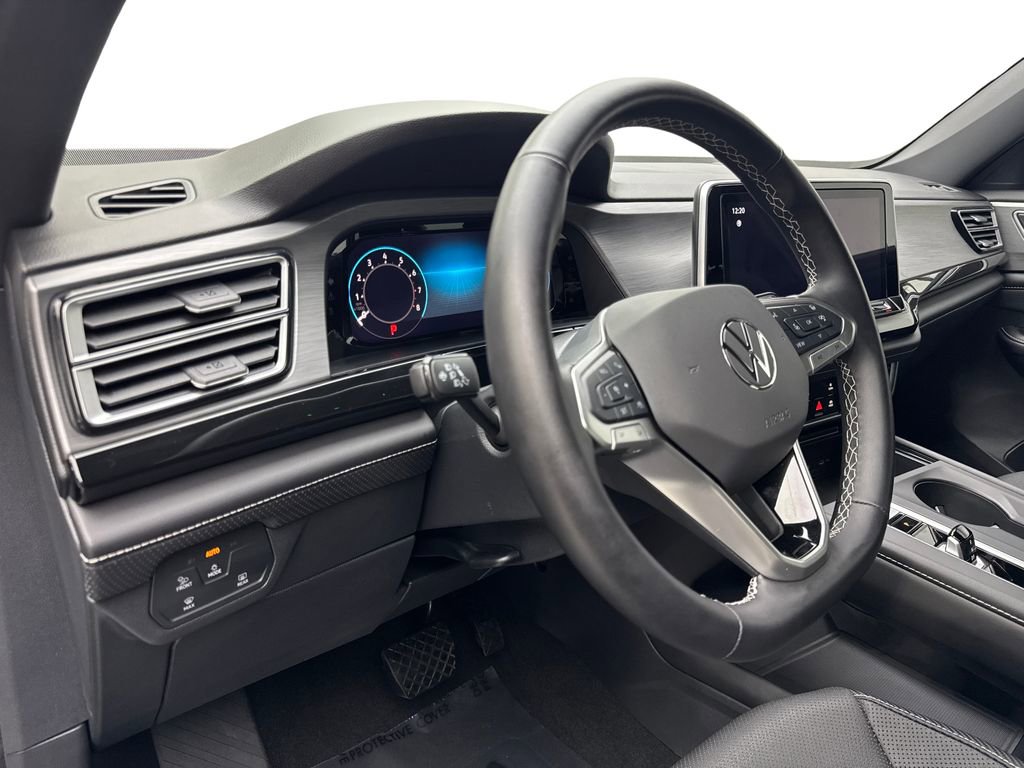 Used 2025 Volkswagen Atlas Cross Sport SE image 50