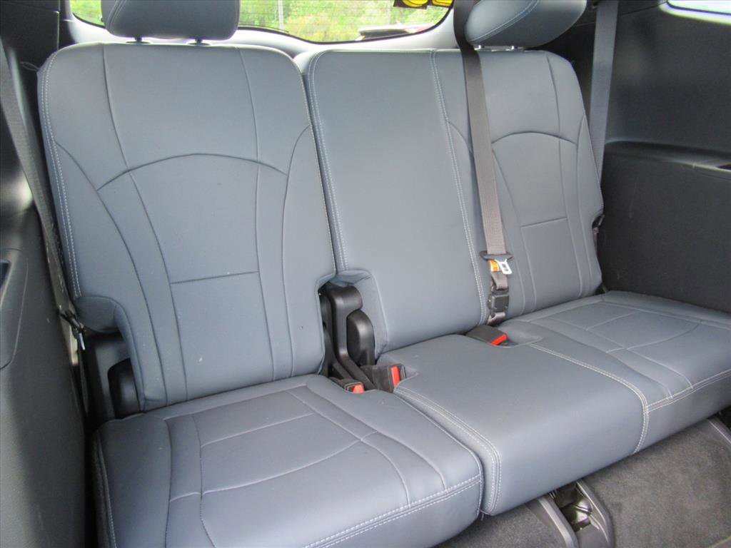 Used 2023 Buick Enclave Essence w/ Experience Buick Package FWD image 33