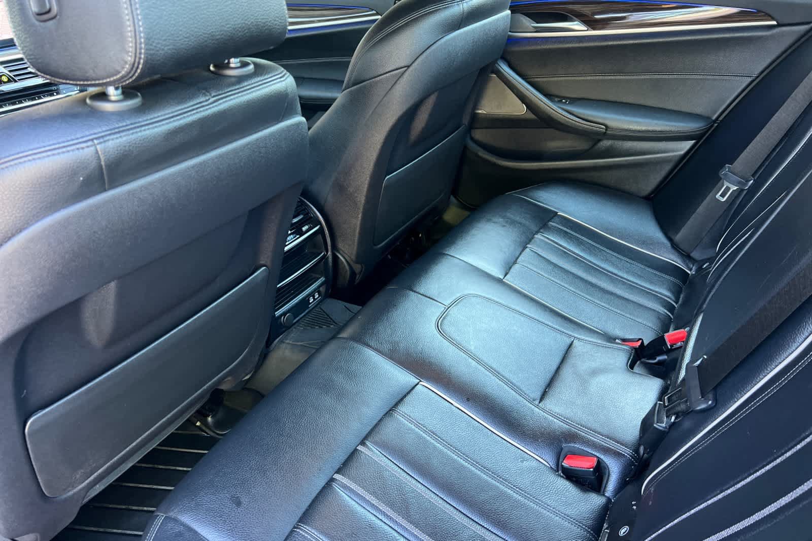 Used 2020 BMW 530i w/ Premium Package RWD image 4