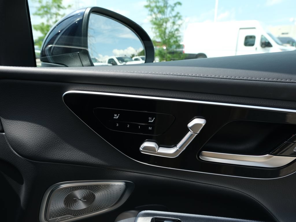 Used 2023 Mercedes-Benz GLC 300 image 39