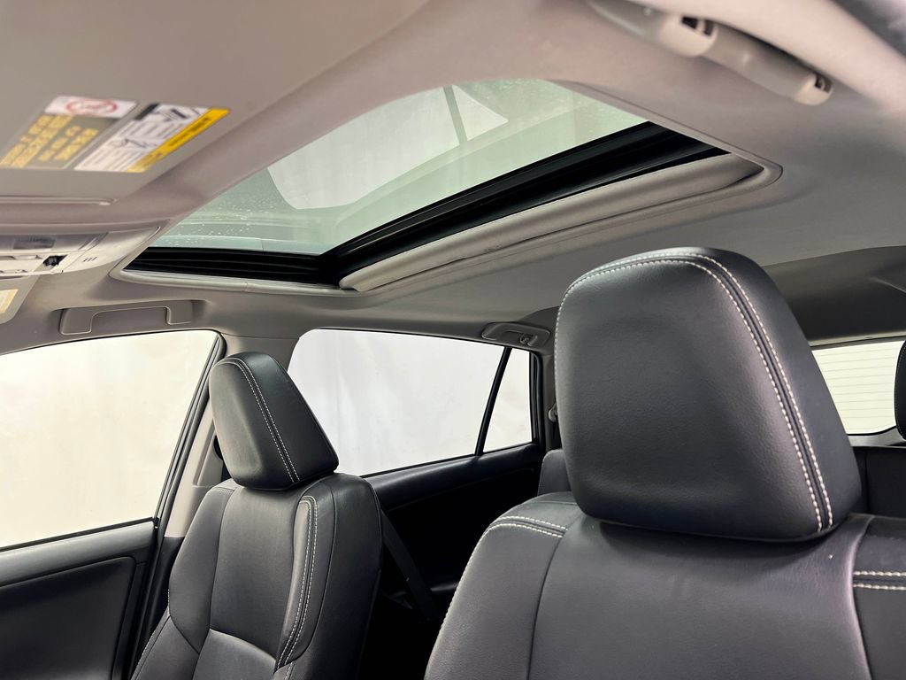 Used 2018 Toyota RAV4 Limited AWD/4WD image 13