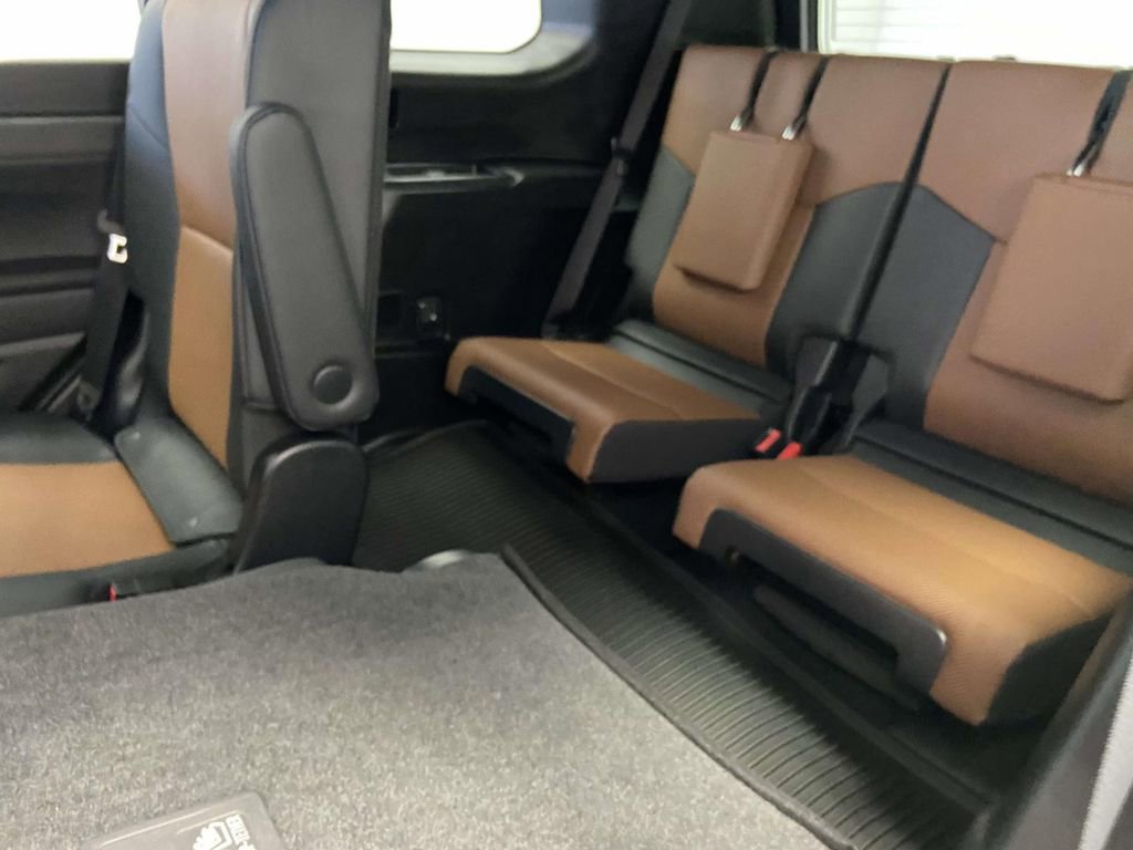 Used 2024 Lexus GX 550 w/ Accessory Package (2T) AWD/4WD image 19