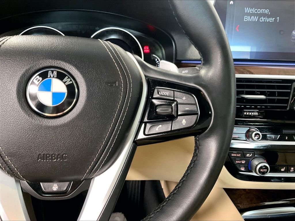 Used 2019 BMW 530e xDrive w/ Convenience Package AWD/4WD image 24