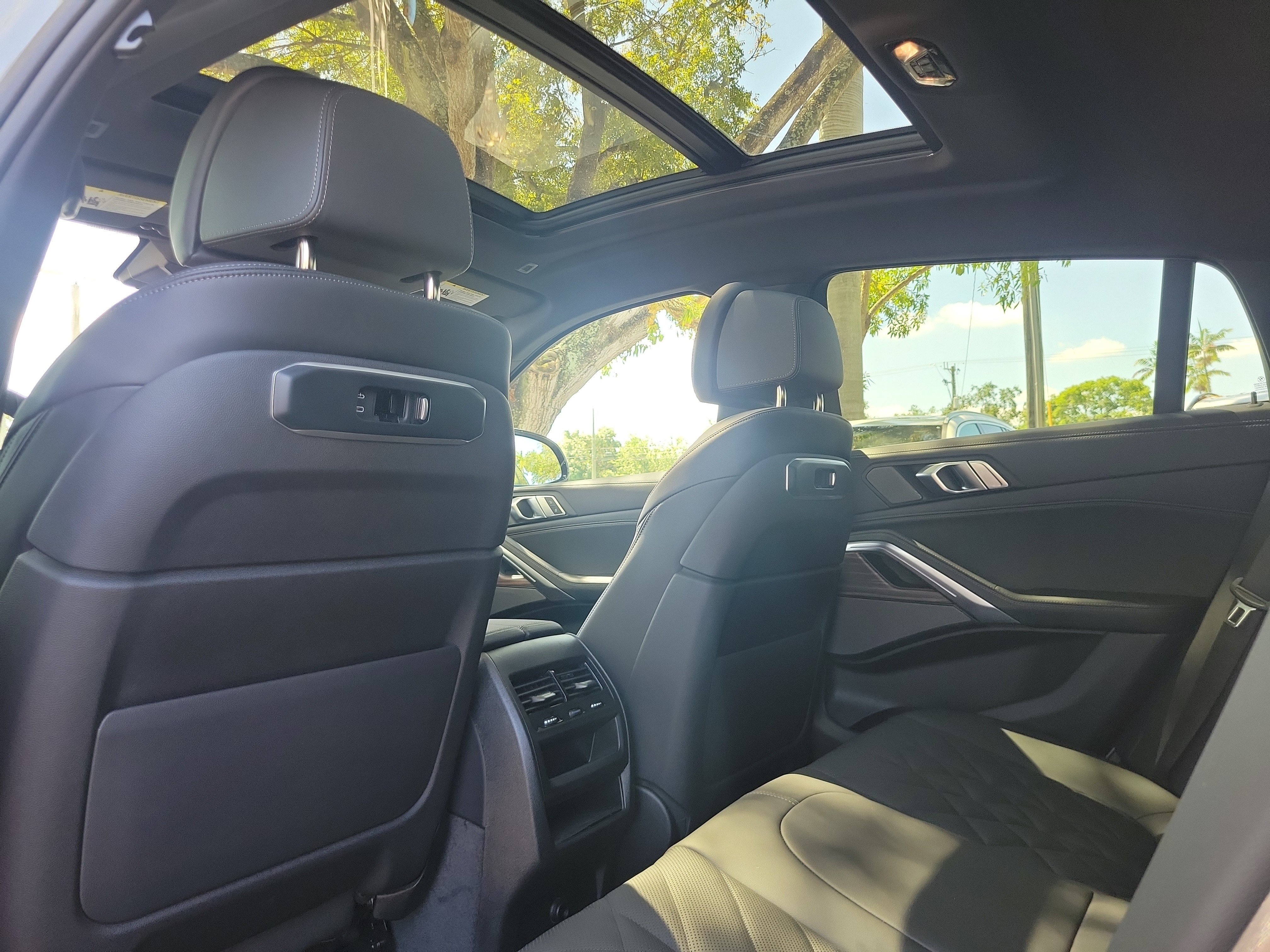 New 2027 BMW X6 xDrive40i w/ Premium Package AWD/4WD image 13