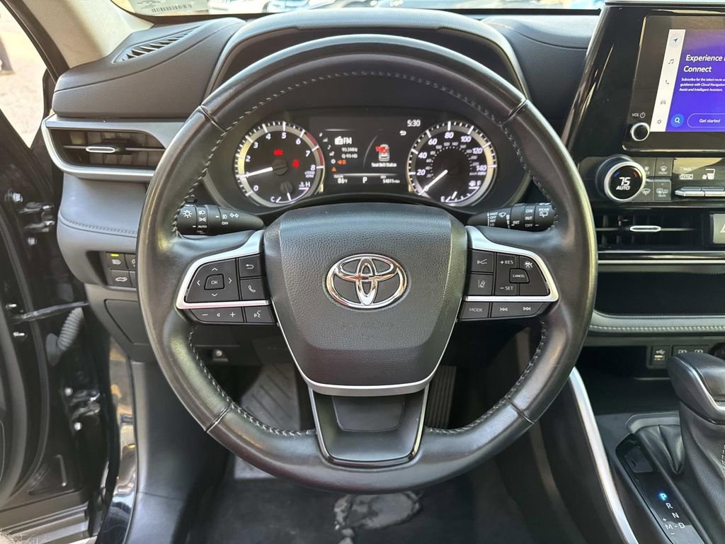 Used 2023 Toyota Highlander LE image 22