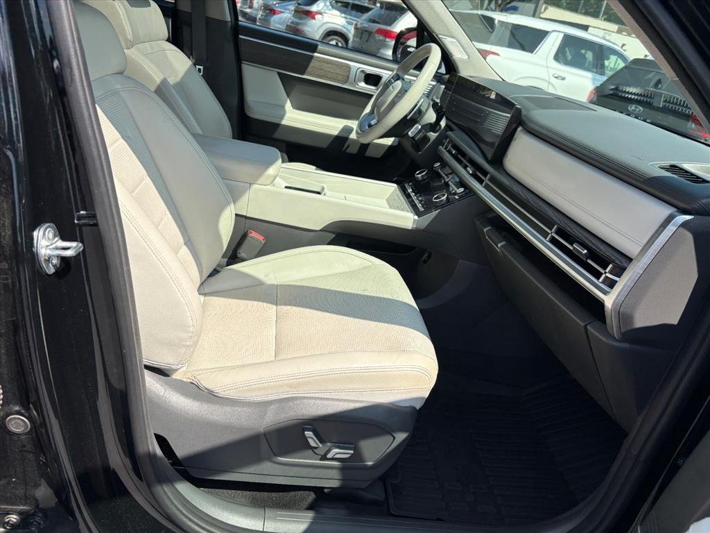 Certified 2024 Hyundai Santa Fe Limited AWD/4WD image 18