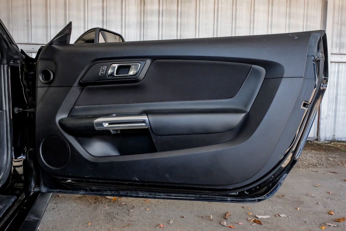 Used 2019 Ford Mustang Coupe image 38