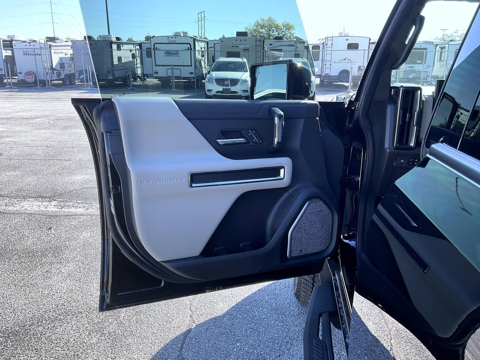 New 2026 GMC Hummer EV 4x4 Crew Cab w/ Battery Pack, 24 Module Pack image 9