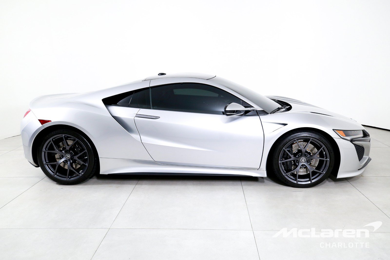 Used 2017 Acura NSX AWD/4WD image 9