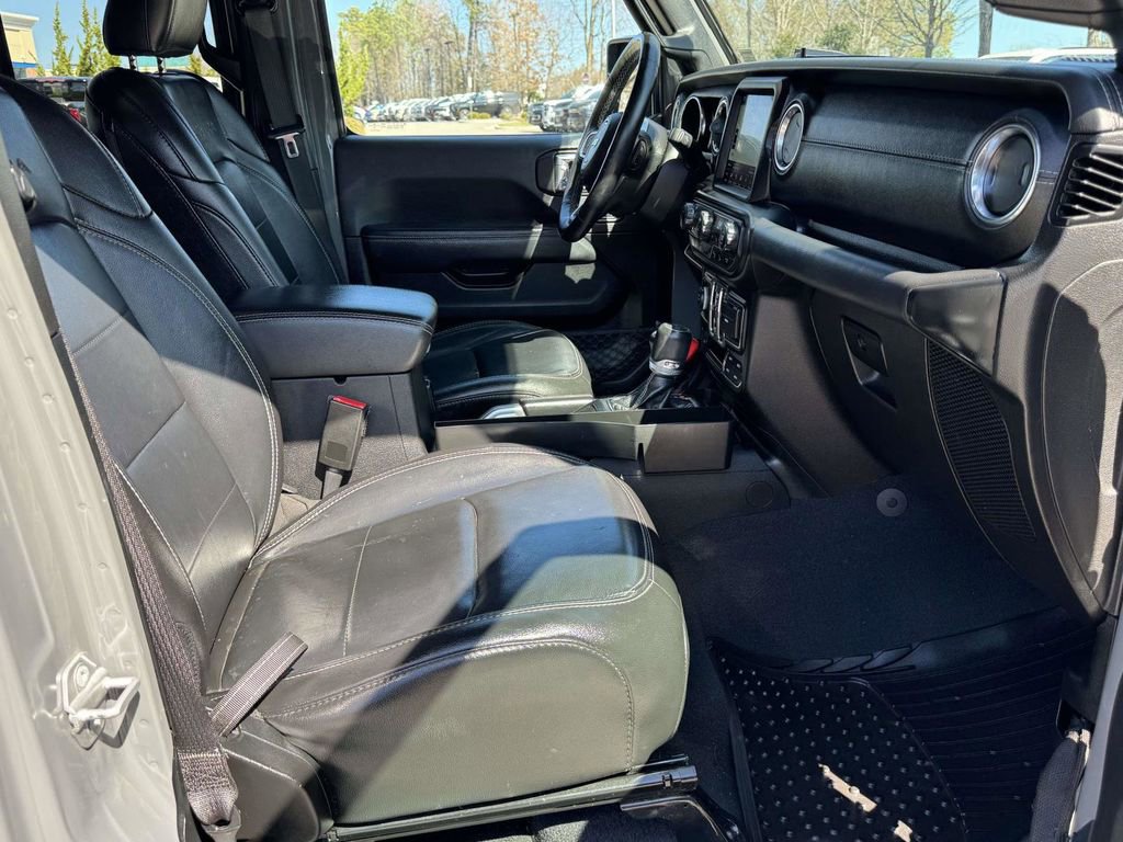 Used 2021 Jeep Wrangler Unlimited Sahara image 16