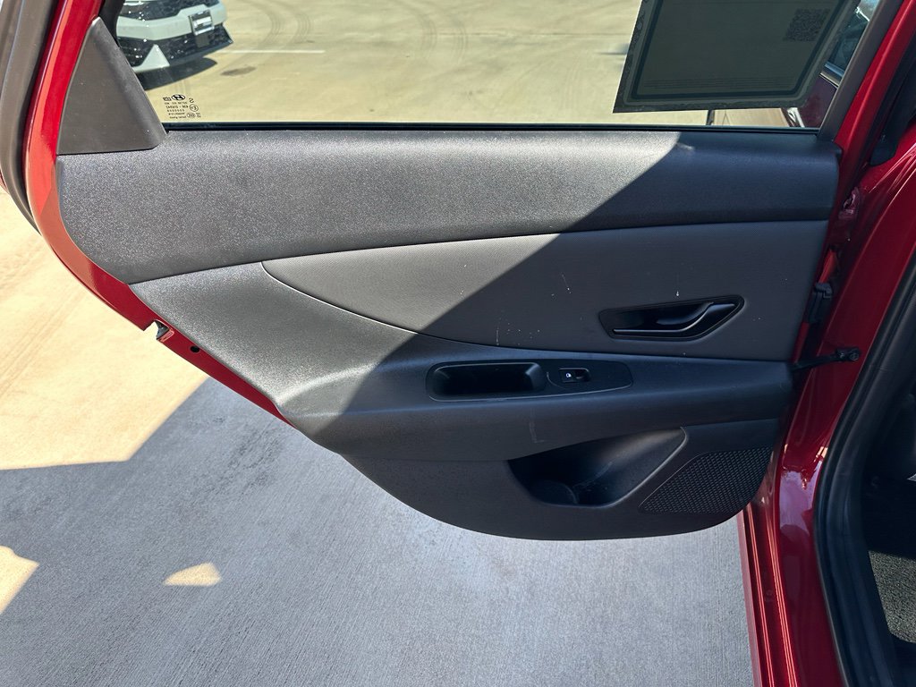 Used 2025 Hyundai Elantra Sport image 23