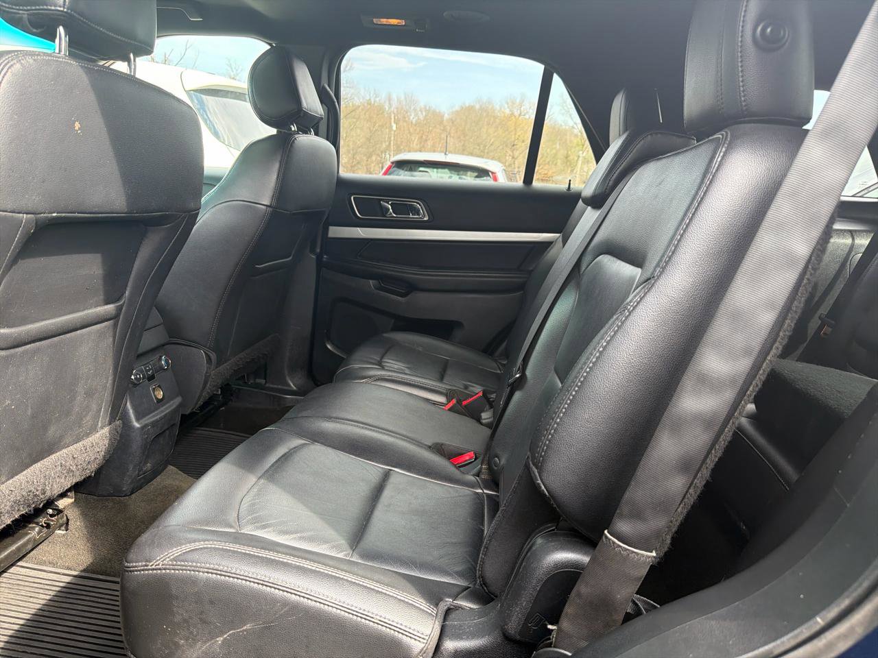 Used 2016 Ford Explorer XLT w/ Equipment Group 202A image 23