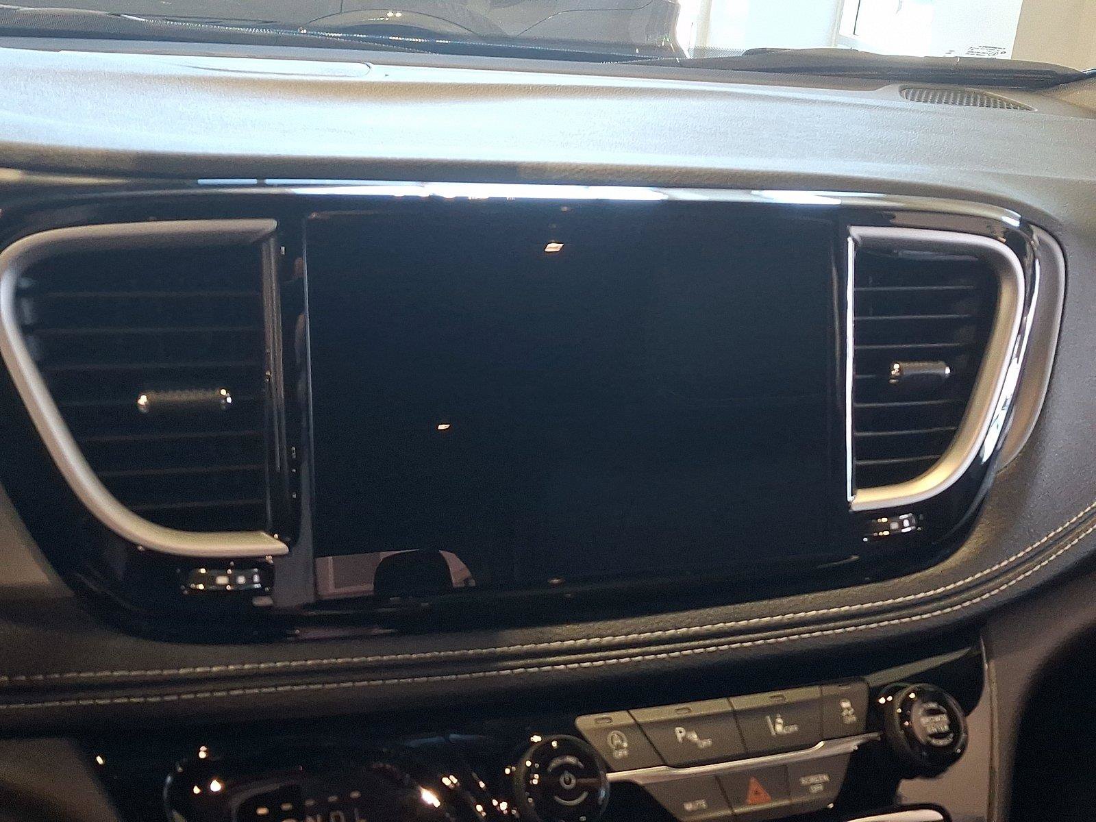 New 2027 Chrysler Pacifica Select FWD image 13