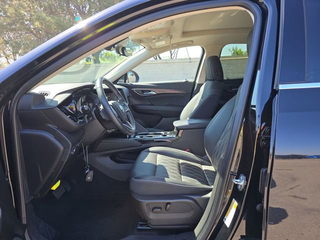 Used 2023 Buick Envision Avenir AWD/4WD image 2