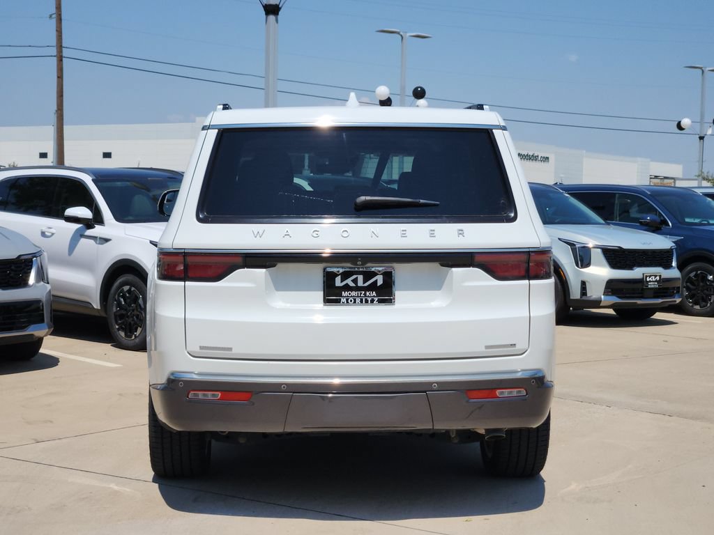 Used 2022 Jeep Wagoneer Series III w/ Premium Group I AWD/4WD image 15