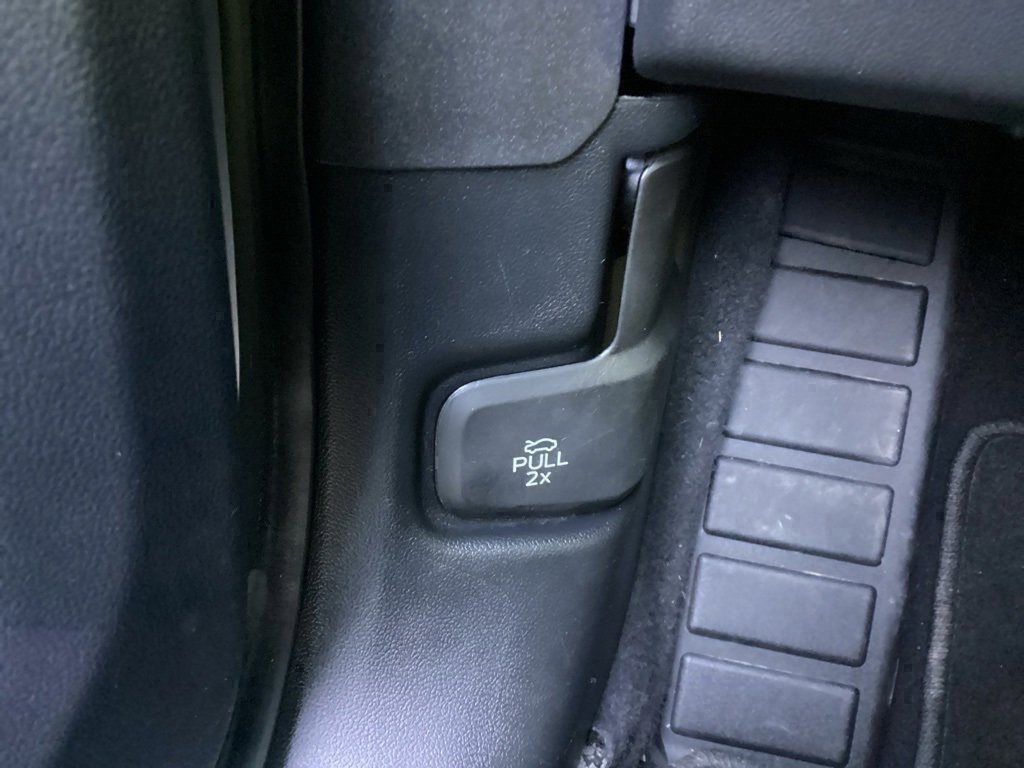 Used 2020 Ford Escape SE image 59