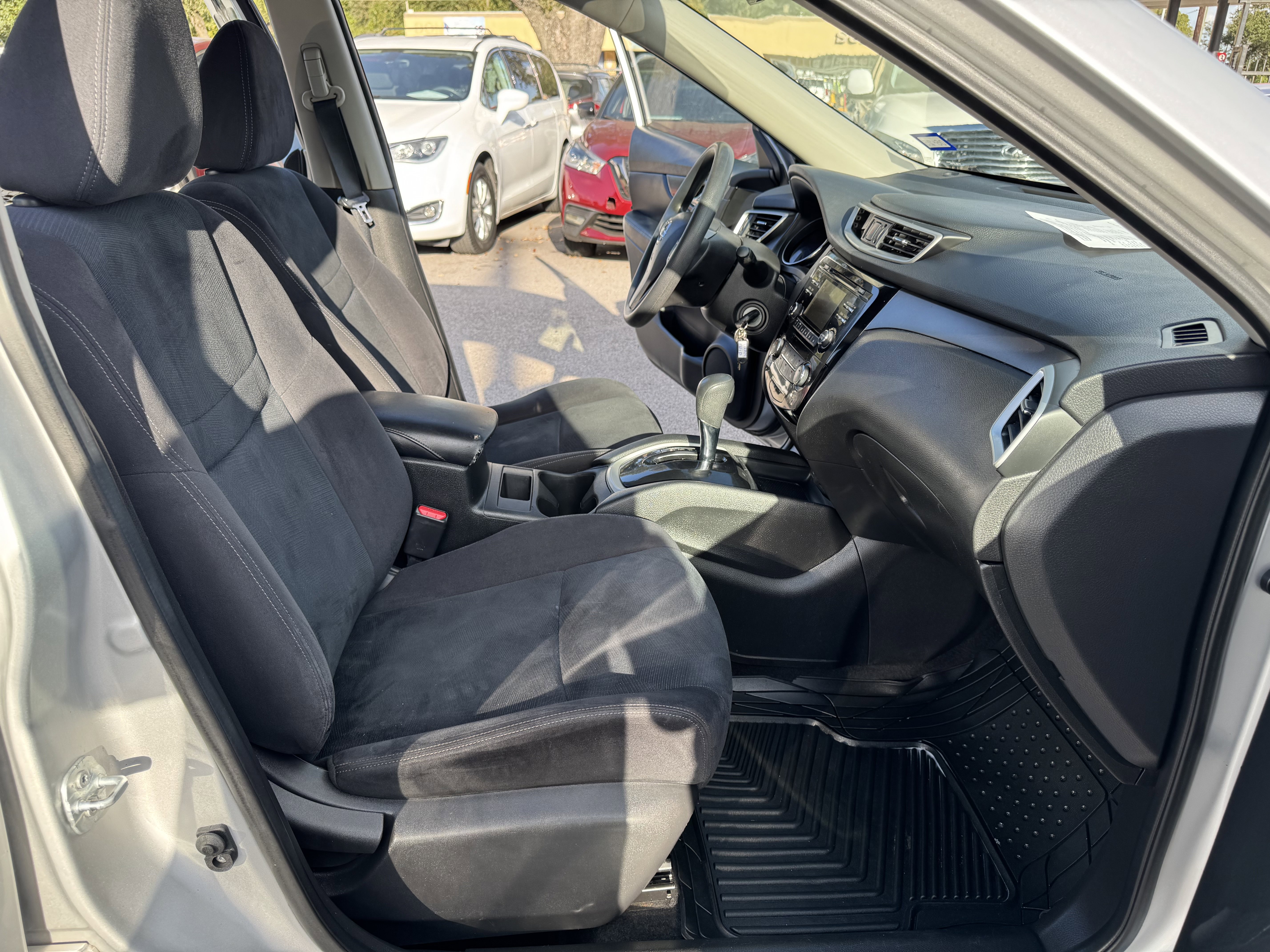 Used 2016 Nissan Rogue S FWD image 14