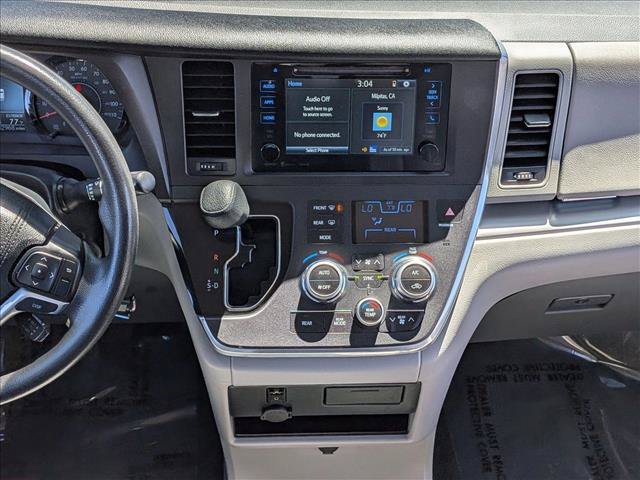 Used 2016 Toyota Sienna LE FWD image 12