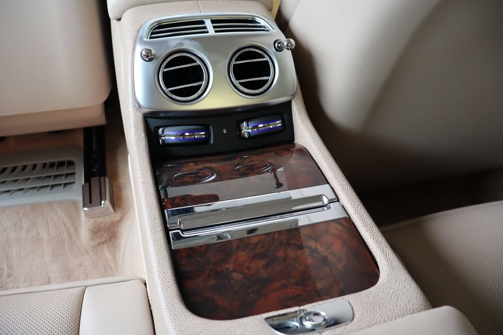 Used 2016 Rolls-Royce Wraith RWD image 19