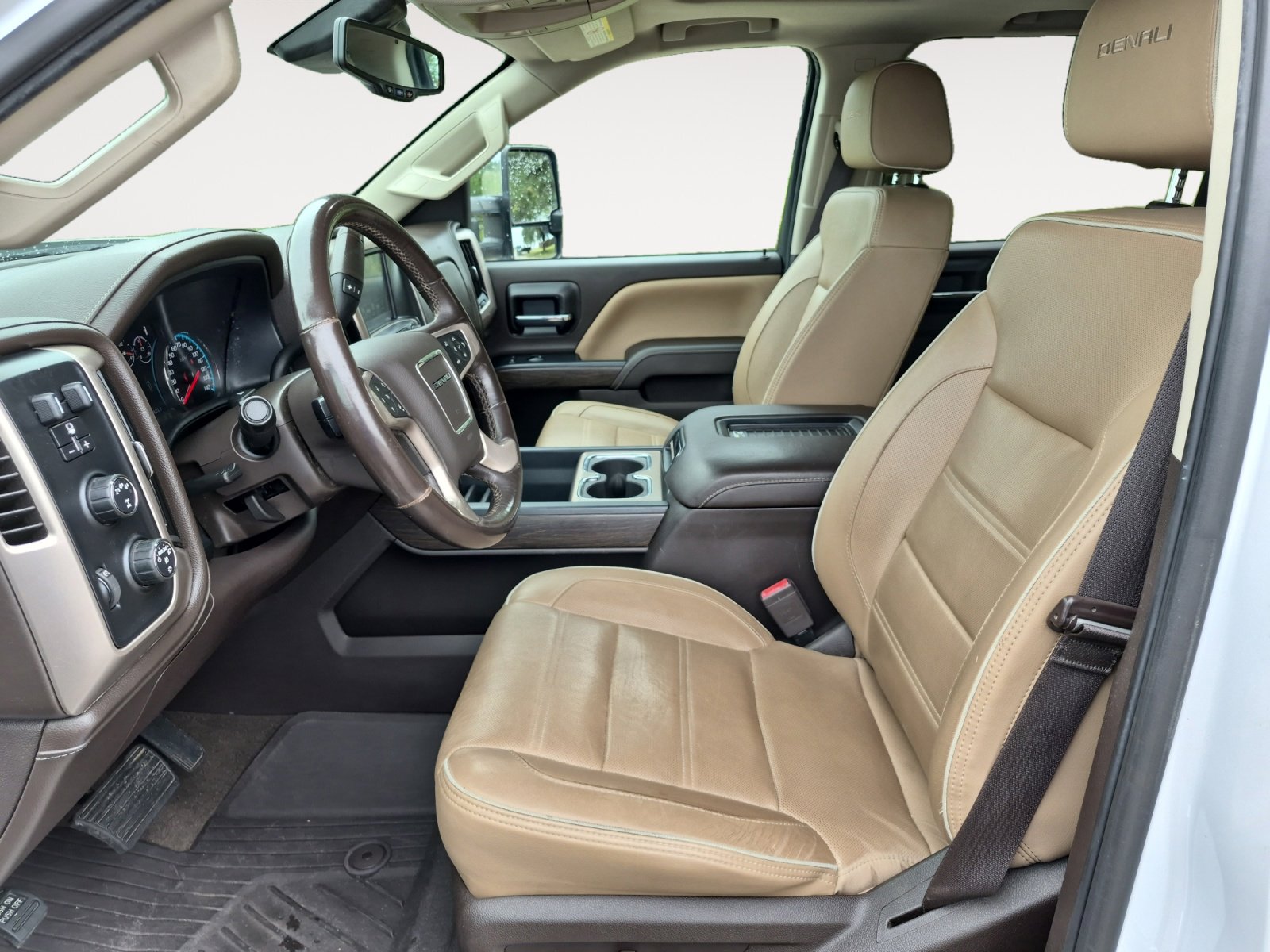Used 2018 GMC Sierra 2500 Denali w/ Duramax Plus Package AWD/4WD image 23