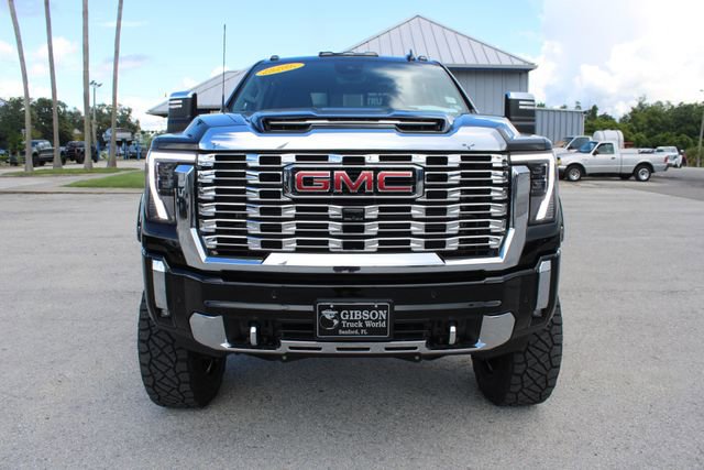Used 2025 GMC Sierra 2500 Denali w/ Denali Reserve Package image 2